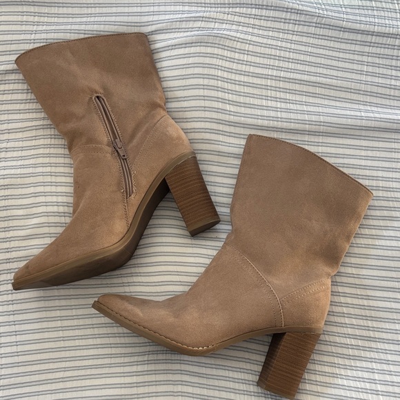 Universal Thread Shoes - Universal Thread Taupe Heeled Boots